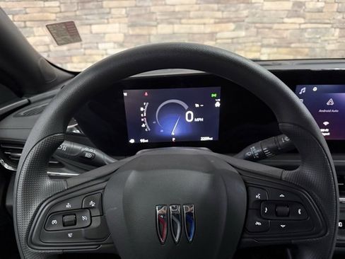 Used 2025 Buick Envista Preferred w/ Convenience II Package image 15