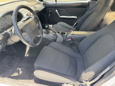 Used 1993 MAZDA MX-5 Miata RWD image 12