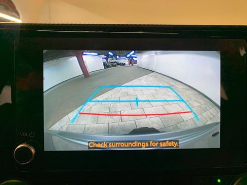 Used 2023 Toyota Highlander XSE image 30