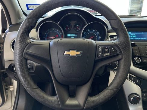 Used 2014 Chevrolet Cruze LS image 14