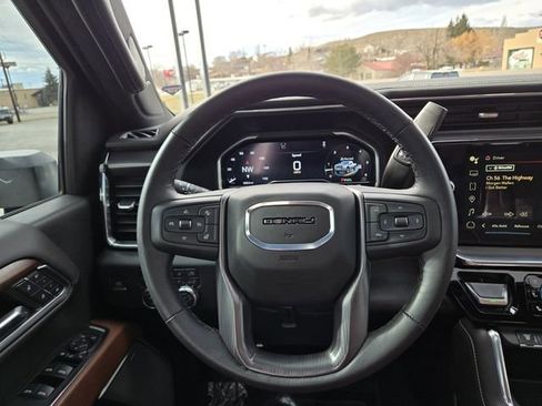Used 2024 GMC Sierra 2500 Denali Ultimate AWD/4WD image 17