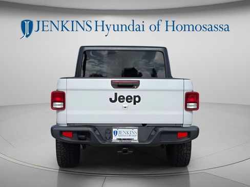 Used 2020 Jeep Gladiator Sport AWD/4WD image 6