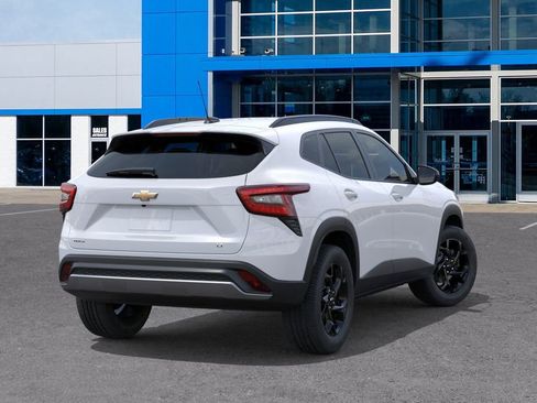 New 2026 Chevrolet Trax LT image 4