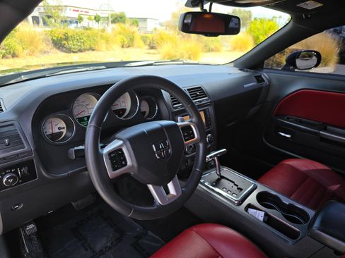 Used 2013 Dodge Challenger R/T RWD image 17