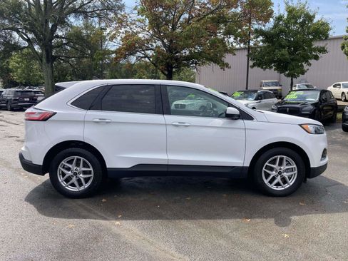 Used 2024 Ford Edge SEL image 2