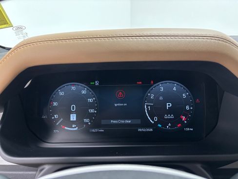 Used 2025 Land Rover Defender 110 X-Dynamic SE AWD/4WD image 18