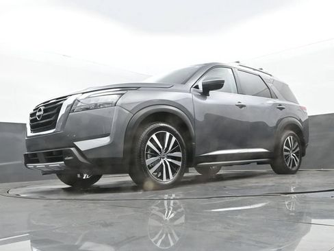 Used 2025 Nissan Pathfinder Platinum w/ Cargo Package FWD image 28