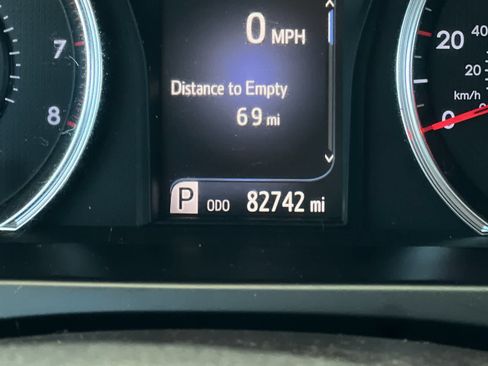 Used 2017 Toyota Camry SE FWD image 24