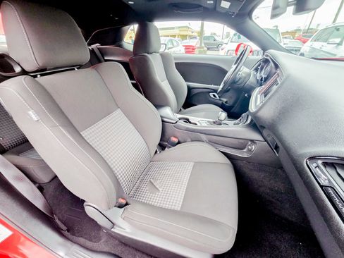 Used 2022 Dodge Challenger GT RWD image 31