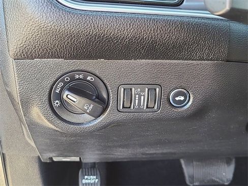 Used 2022 Dodge Challenger GT image 18