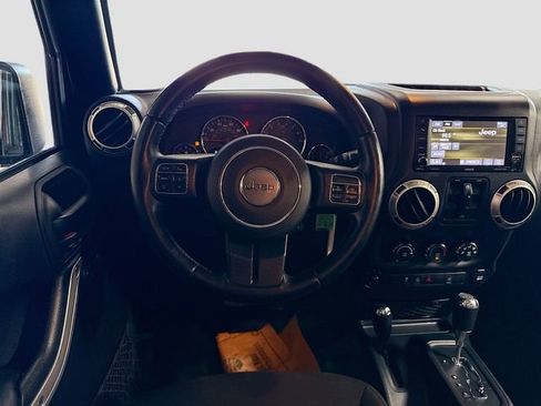 Used 2018 Jeep Wrangler Unlimited Rubicon w/ Connectivity Group AWD/4WD image 21