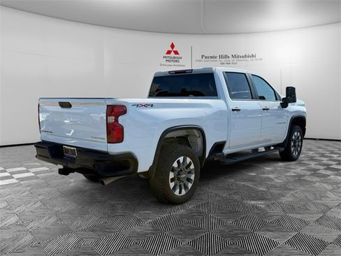 Used 2022 Chevrolet Silverado 2500 Custom w/ Custom Value Package image 5