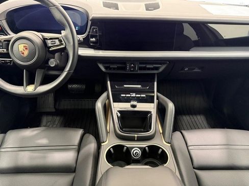 Certified 2025 Porsche Cayenne image 13