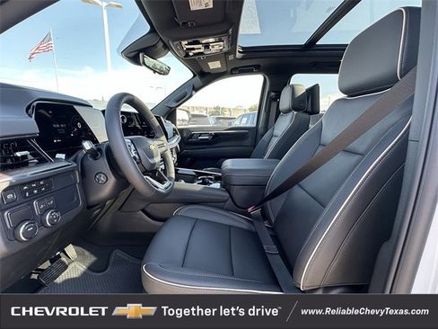 New 2026 Chevrolet Suburban Premier image 26