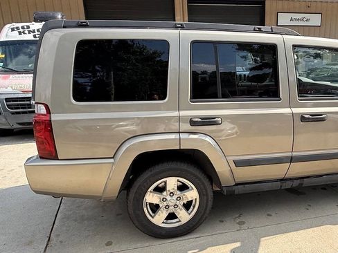 Used 2006 Jeep Commander 2WD image 16
