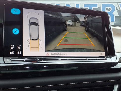 Used 2025 Volkswagen Atlas SE FWD image 17