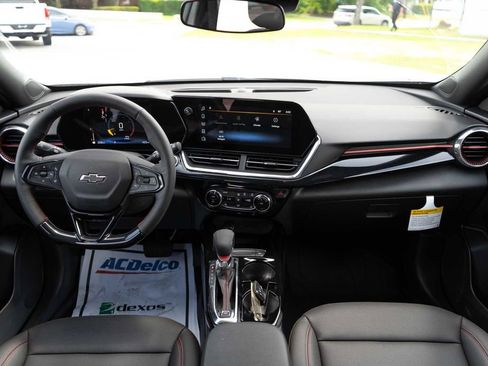New 2026 Chevrolet Trax RS w/ Sunroof Package FWD image 16