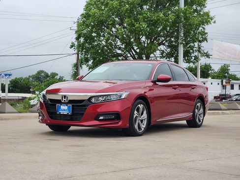 Used 2018 Honda Accord EX image 3