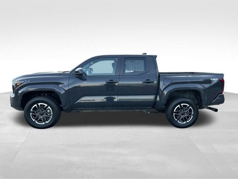 Certified 2025 Toyota Tacoma TRD Sport image 2