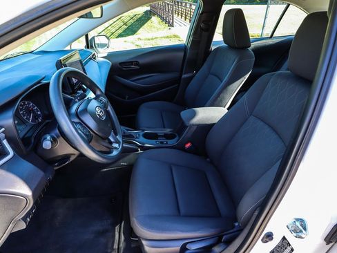 Used 2024 Toyota Corolla LE image 32