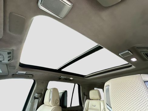 Used 2023 Cadillac Escalade Sport Platinum w/ Heavy-Duty Trailer Package image 23