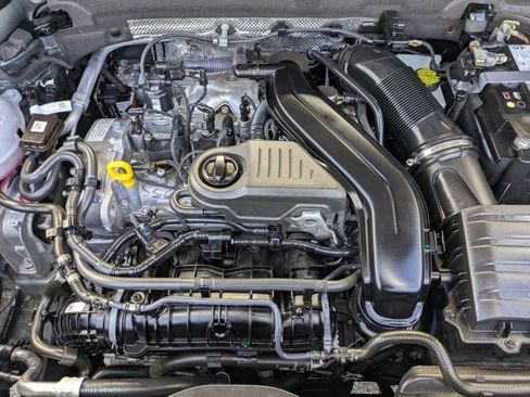 Used 2024 Volkswagen Taos SE image 29