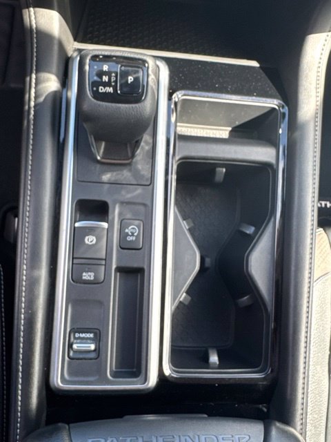 Used 2022 Nissan Pathfinder SL FWD image 6