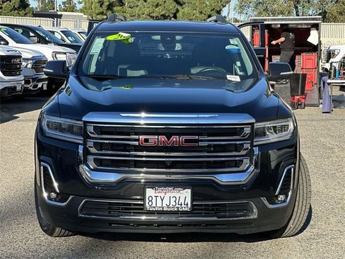 Used 2020 GMC Acadia SLT w/ Driver Alert Package II image 2