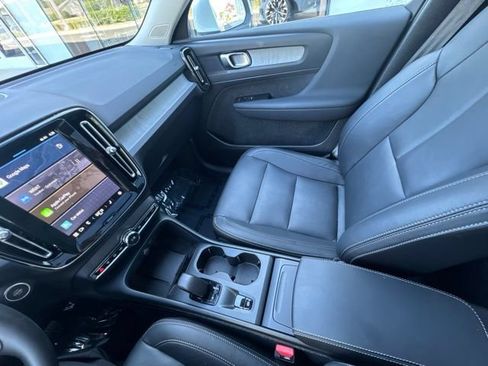 Certified 2025 Volvo XC40 B5 Core AWD/4WD image 22