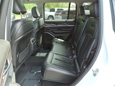 Used 2024 Jeep Grand Cherokee Limited 4xe AWD/4WD image 13