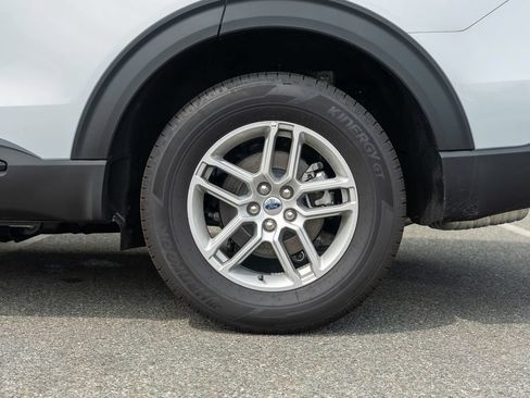 New 2026 Ford Explorer Active AWD/4WD image 8