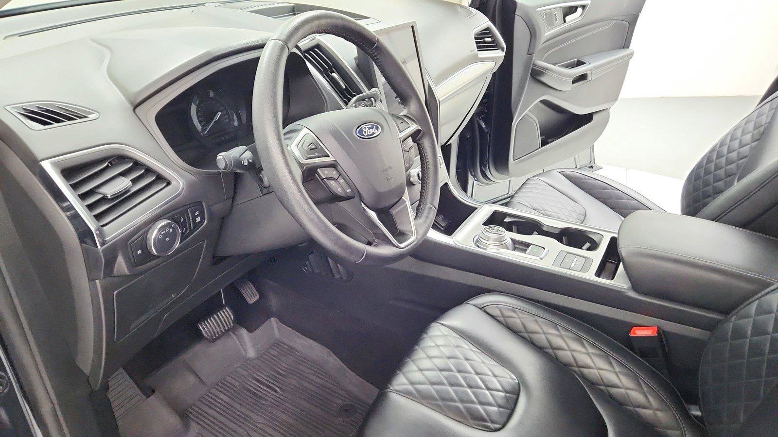 Used 2024 Ford Edge Titanium AWD/4WD image 16