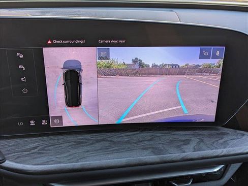 Used 2025 Audi Q5 Premium image 13