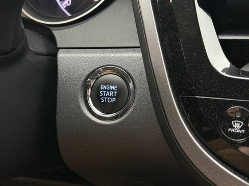 Used 2024 Toyota Camry SE w/ Convenience Package image 29