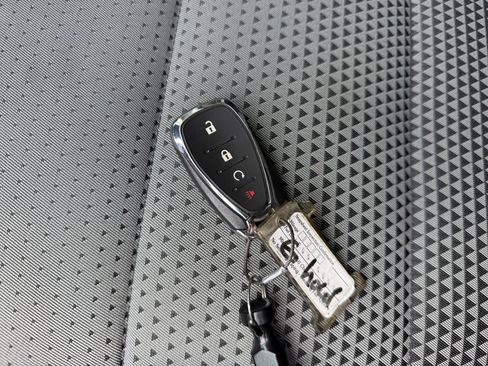 Used 2025 Chevrolet Trax LT FWD image 20
