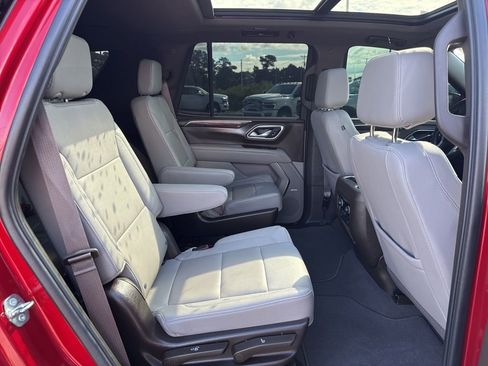 Used 2023 Chevrolet Tahoe Z71 w/ Luxury Package AWD/4WD image 22