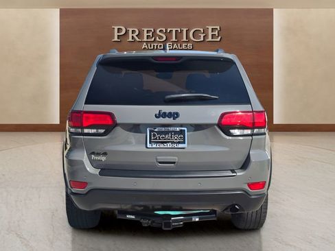 Used 2020 Jeep Grand Cherokee Laredo AWD/4WD image 12