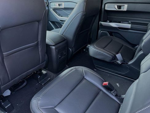 New 2024 Ford Explorer XLT w/ Equipment Group 202A image 9