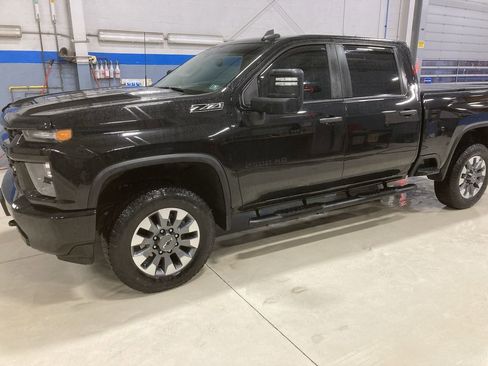 Used 2022 Chevrolet Silverado 2500 Custom w/ Custom Convenience Package image 4