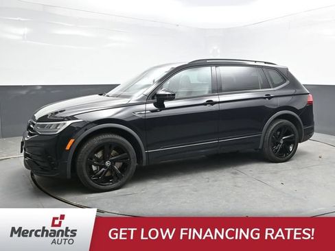 Used 2023 Volkswagen Tiguan SE R-Line AWD/4WD image 3