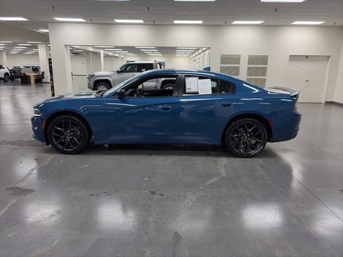 Used 2023 Dodge Charger SXT w/ Blacktop Package image 4