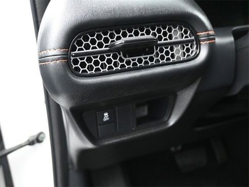 Certified 2025 Honda HR-V Sport image 13