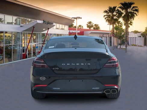 Used 2023 Genesis G70 2.0T image 4