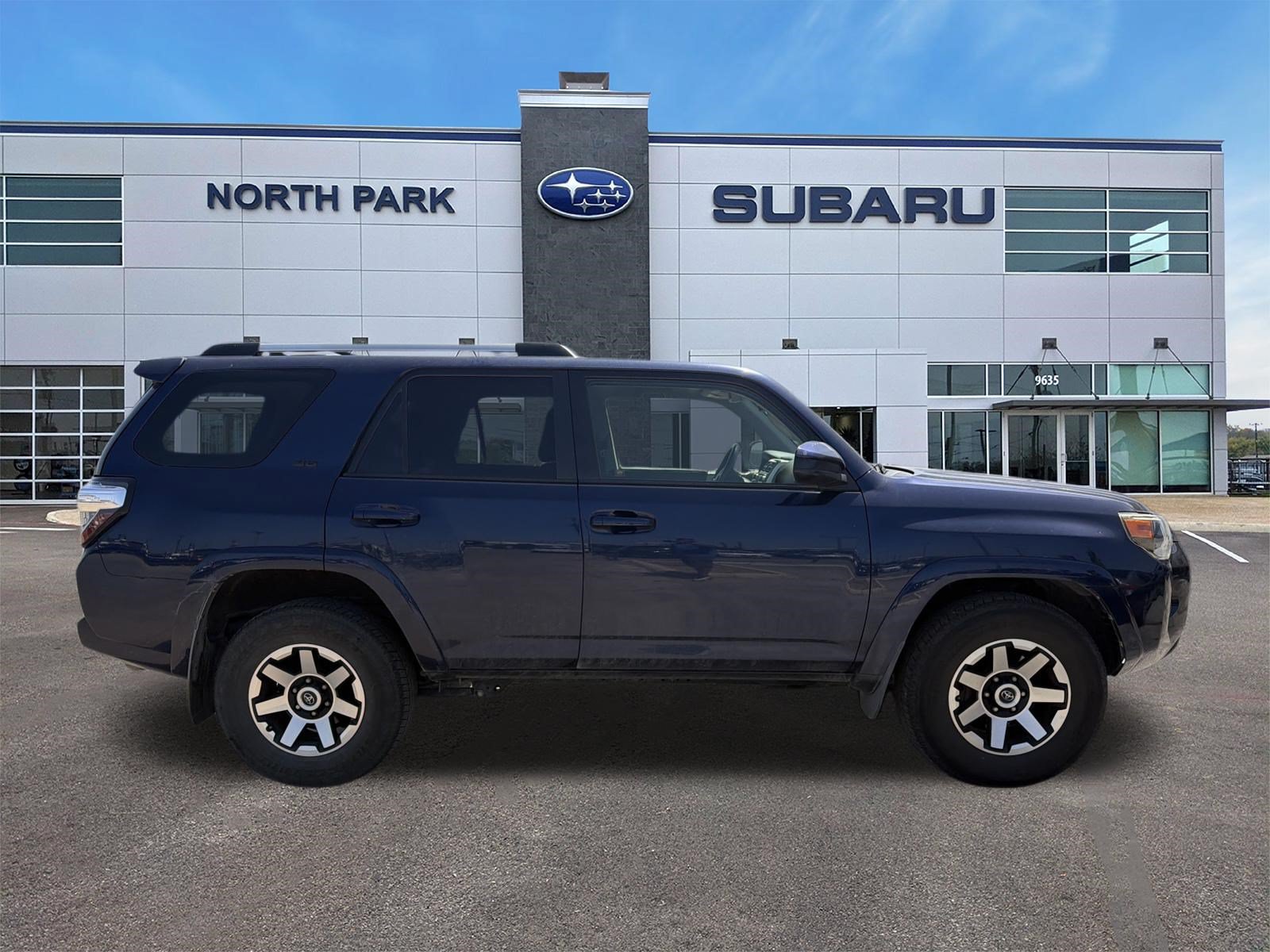 Used 2016 Toyota 4Runner SR5 RWD image 2
