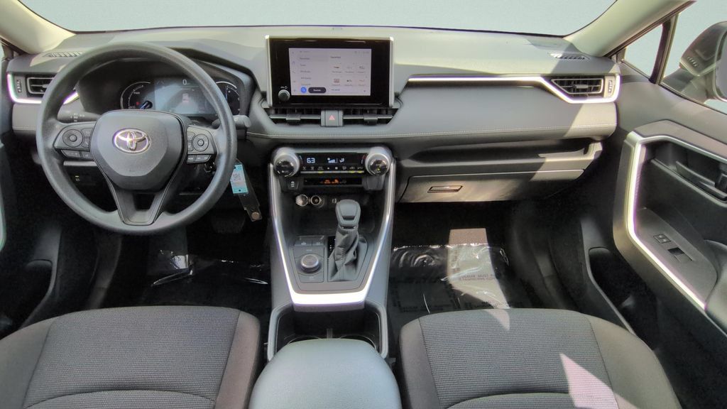 Used 2025 Toyota RAV4 LE AWD/4WD image 11