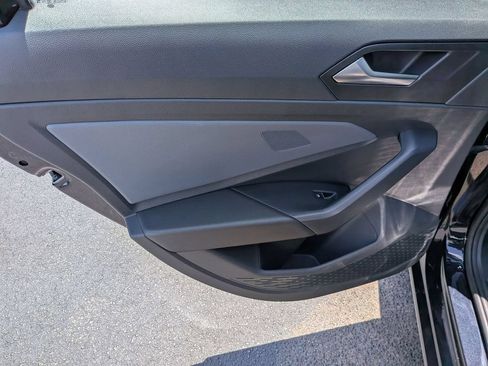 Used 2025 Volkswagen Jetta SE FWD image 24