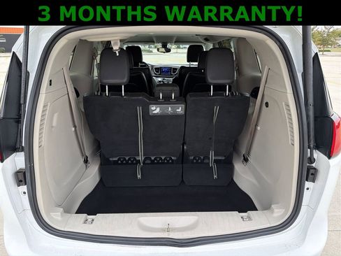 Used 2017 Chrysler Pacifica Touring-L w/ Tire & Wheel Group image 24