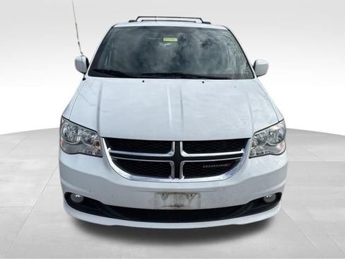 Used 2019 Dodge Grand Caravan SXT FWD image 3