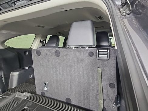 Used 2023 Toyota Highlander XLE image 14