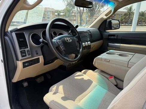 Used 2013 Toyota Tundra 2WD CrewMax w/ Tow Pkg image 17